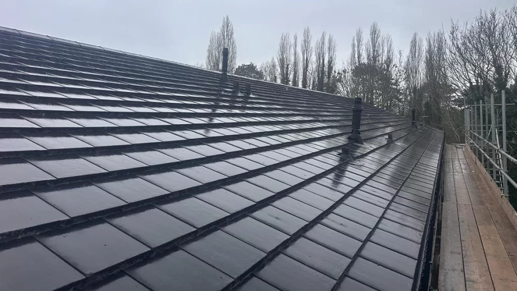 What Do Roofing Services in London Include?